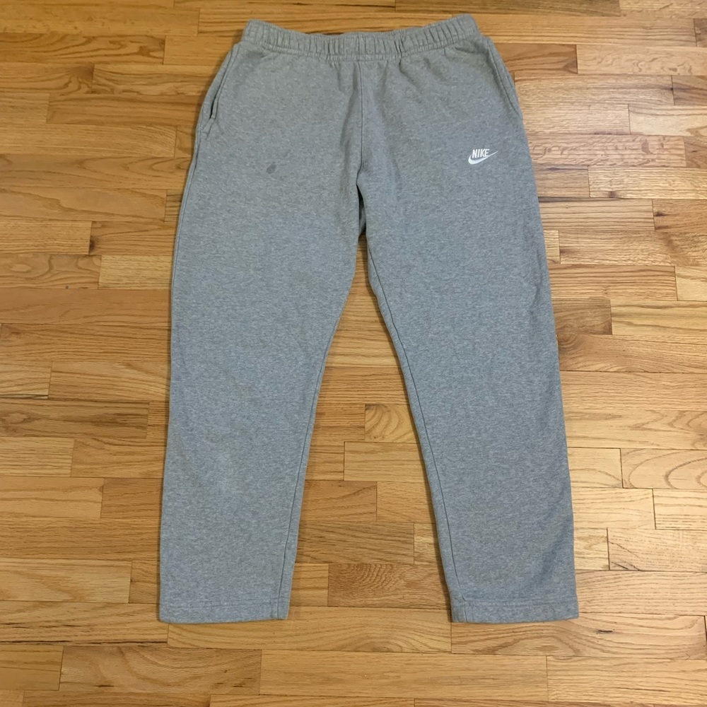 Nike Mens Sportwear Club Fleece Sweatpants.